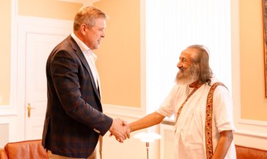 Global Peace Ambassador Sri Sri Ravi Shankar Meets Iceland’s Prime Minister to Discuss Mental Health and Peace Initiatives