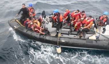 Indian Navy's INS Teg Rescues 09 Crew from Capsized MV Prestige Falcớn off Oman Coast