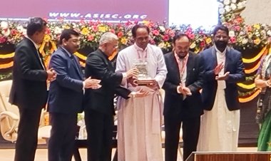 Rev. Fr. Dr. Mathew Thengumpally CMI Named Best Principal by CISCE