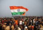 Mahakumbh 2025: Devotees Take Holy Dip on Paush Purnima as Chants of ‘Har Har Gange’ Resonate