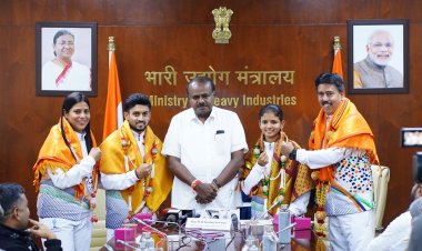 Union Minister H.D. Kumaraswamy Felicitates Kho Kho Champions for World Championship Victory