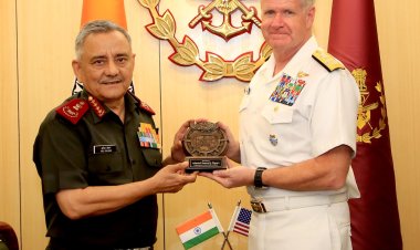 India-US Defence Ties: Admiral Paparo Meets CDS General Anil Chauhan