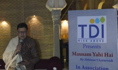 Abhinav Chaturvedi 'Nanhe' Revives Hindi Poetry Through Evocative Cultural Evening in Delhi